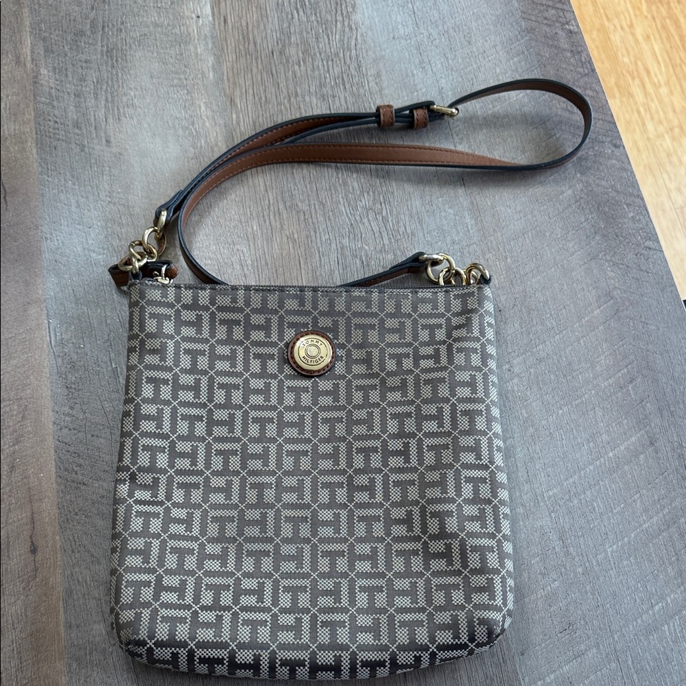 Vintage Tommy Hilfiger Crossbody